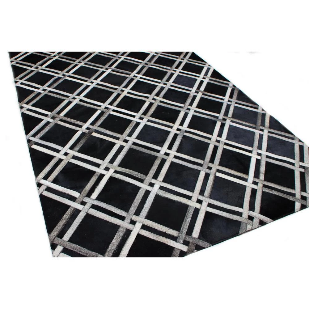 Santa Fe Black 4 ft. x 6 ft. Geometric Contemporary Accent Rug by BASHIAN 2 Santa Fe Black 4 ft. x 6 ft. Geometric Contemporary Accent Rug by BASHIAN - Image 2