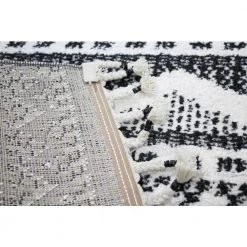 Navajo Ivory/Black 4 ft. x 6 ft. (3'6" x 5'6") Geometric Contemporary Accent Rug by BASHIAN -BASHIAN Shop ivory black bashian area rugs 649652296227 66 1000