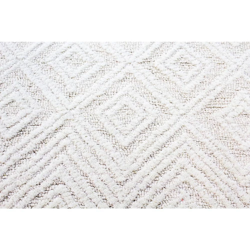 Verona White 5 ft. x 8 ft. (5' x 7'6") Geometric Transitional Area Rug by BASHIAN 4 Verona White 5 ft. x 8 ft. (5' x 7'6") Geometric Transitional Area Rug by BASHIAN - Image 4