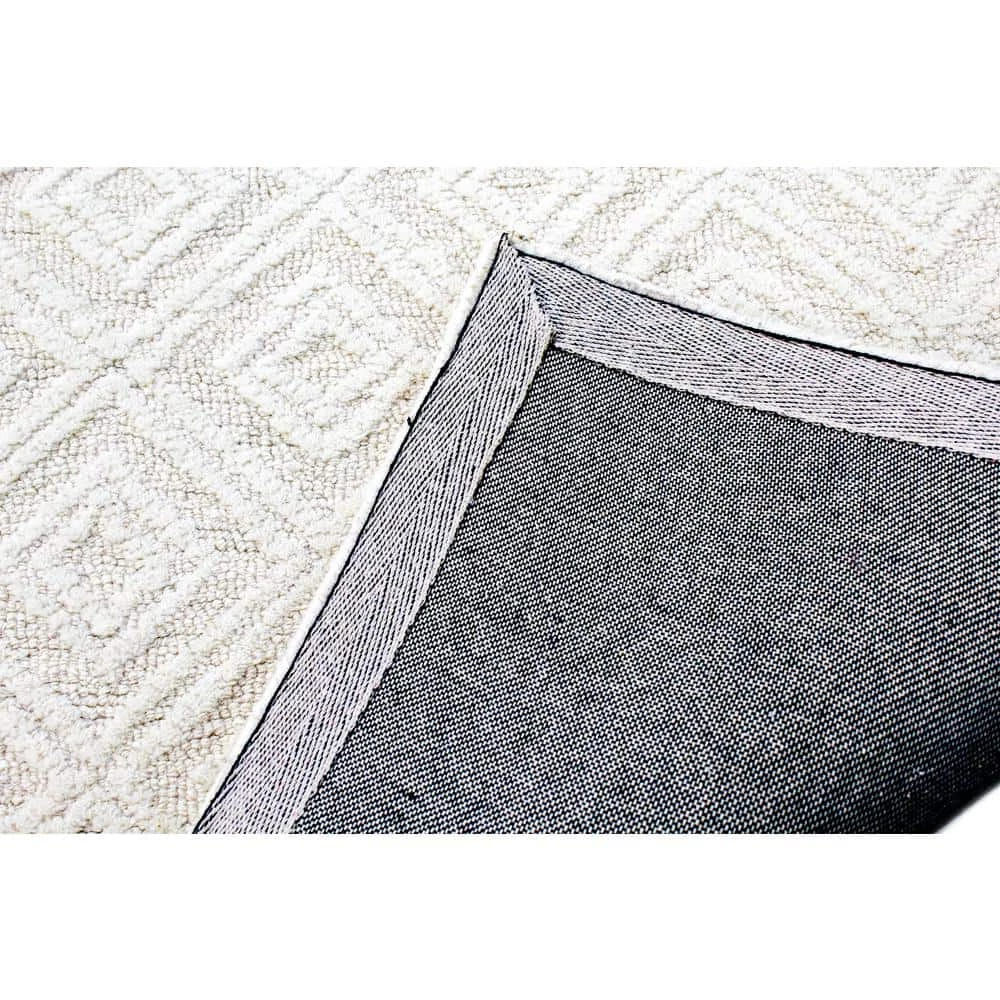 Verona White 5 ft. x 8 ft. (5' x 7'6") Geometric Transitional Area Rug by BASHIAN 3 Verona White 5 ft. x 8 ft. (5' x 7'6") Geometric Transitional Area Rug by BASHIAN - Image 3